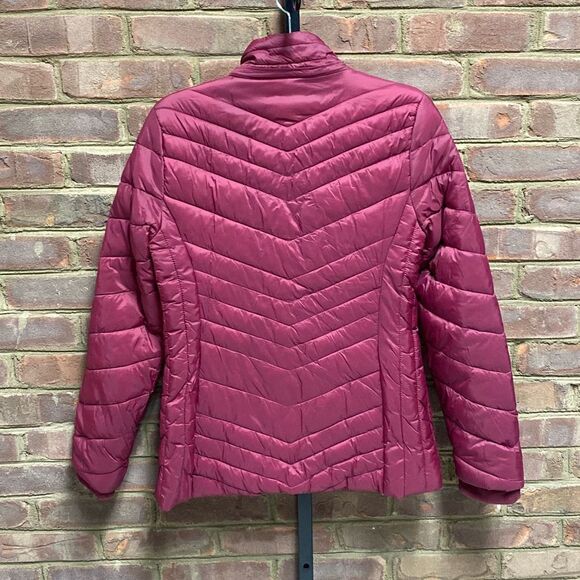 Xersion Burgundy Puffer Coat Size Medium - Picture 2 of 4